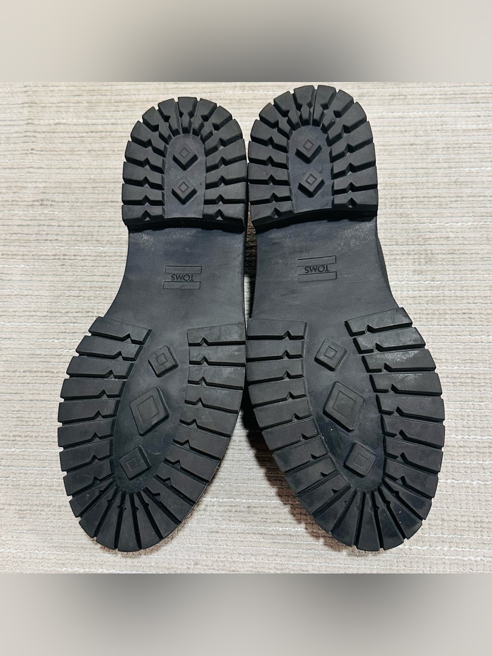 TOMS Cara Lug sole Penny loafers black leather comfort casual shoes New Sz 6,5 - Picture 8 of 10